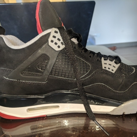 Athletic_Shoes